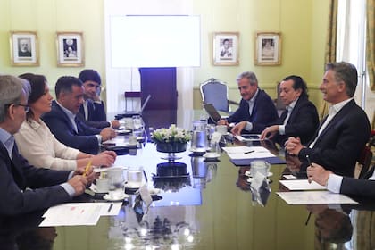 "Expliquemos y no dejemos que se instalen cifras que no son verdad", les dijo Macri a sus funcionarios en la reunión de gabinete