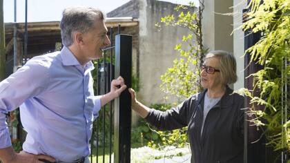 El presidente Mauricio Macri dialogó hoy con vecinos y escuchó sus inquietudes