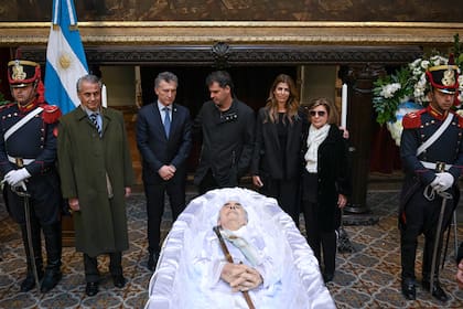El presidente Mauricio Macri en el sepelio de Fernando de la Rúa