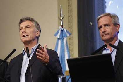 El presidente Mauricio Macri, junto a Andrés Ibarra