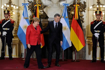 EL presidente Mauricio Macri recibe a su par Angela Merkel, en la Casa Rosada