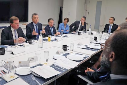 El presidente Mauricio Macri recibió esta mañana a un grupo de inversores en una reunión que se realizó en las oficinas del Financial Times