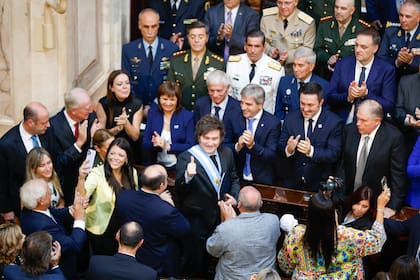 El presidente Milei en el Congreso de La Nación, junto a su gabinete y ministros de la Corte