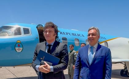 El presidente Milei junto a Llaryora, en Córdoba
