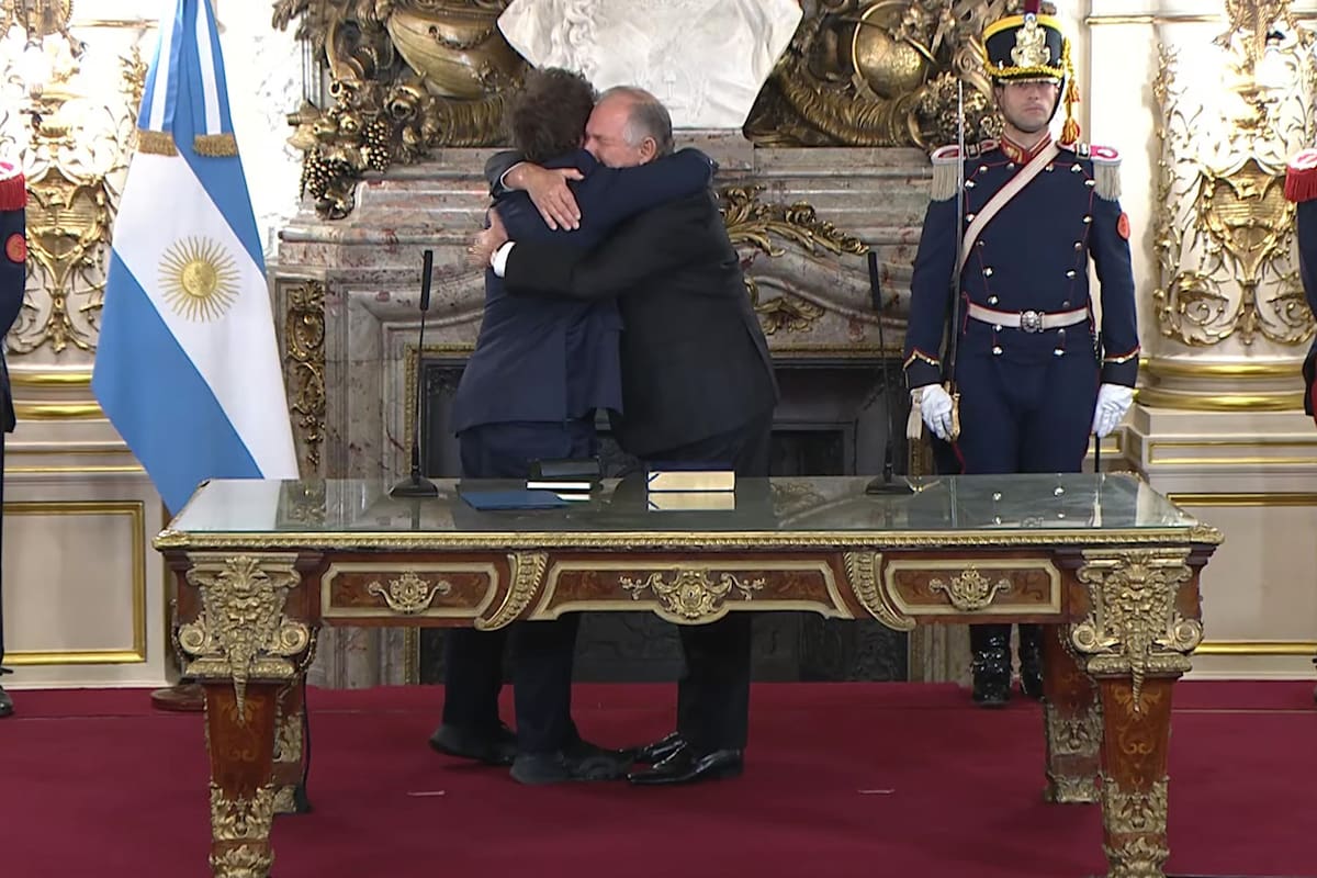 El presidente Milei le toma juramento al canciller Gerardo Werthein
