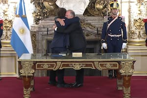 El presidente Milei le toma juramento al canciller Gerardo Werthein