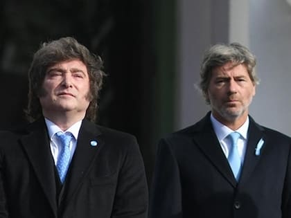 El presidente Milei y el ministro de Justicia, Juan Bautista Mahiques