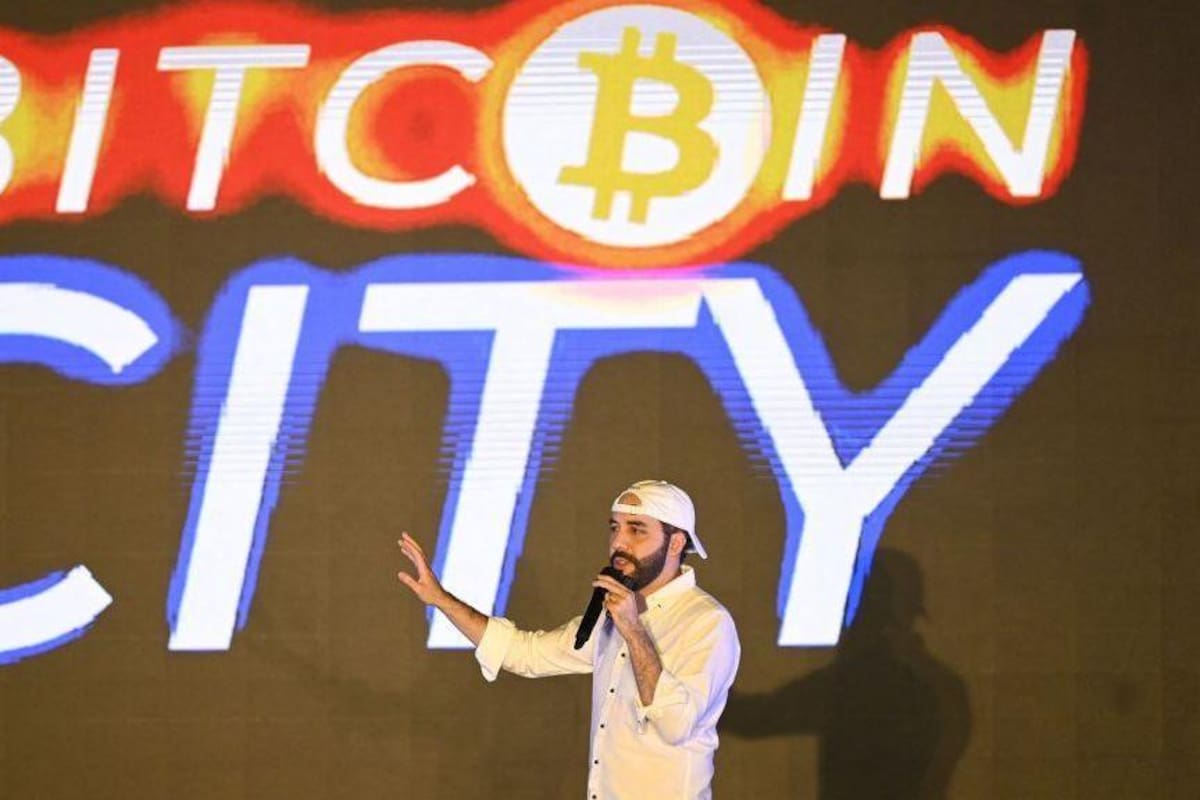 El presidente Nayib Bukele prometió que el bitcoin traería a El Salvador "prosperidad, libertad económica e inclusión financiera".