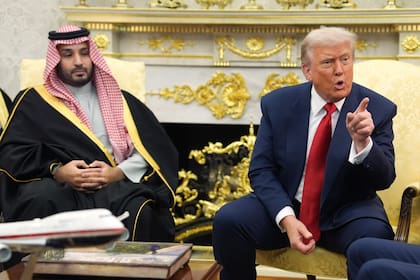 El presidente norteamericano, Donald Trump, con el príncipe heredero de Arabia Saudita, Mohammed bin Salman, en la Casa Blanca, el 18 de noviembre de 2025, en Washington