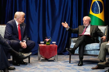 El presidente norteamericano, Donald Trump, se reúne con el presidente de Brasil, Luiz Inácio Lula da Silva, al margen de la cumbre de la ASEAN, en Kuala Lumpur, Malasia