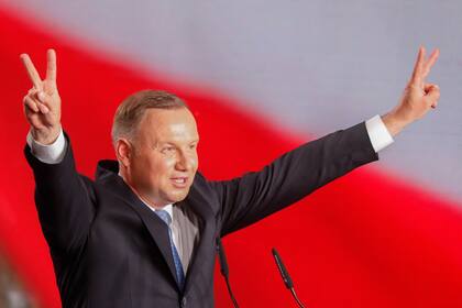 El presidente polaco, Andrzej Duda, obtuvo 41,8% de los votos, pero deberá enfrentar la segunda vuelta el 12 de julio