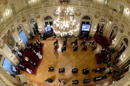 El Presidente presentó su propuesta en el Salón Blanco de la Casa de Gobierno