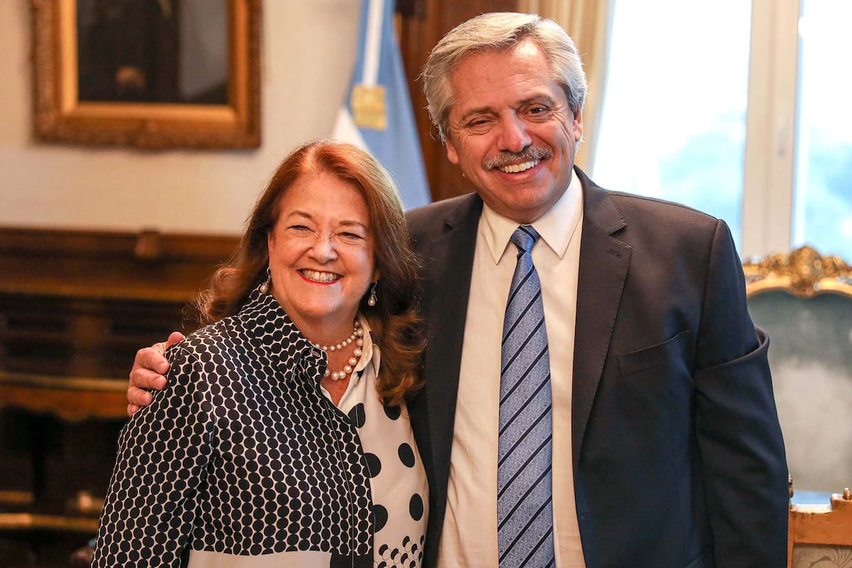 El Presidente propuso a Alicia Castro para ser la embajadora argentina en Rusia, pero fuentes del Gobierno dijeron que "casi seguro" desistirá de su designación luego de las críticas de Castro al canciller Felipe Solá