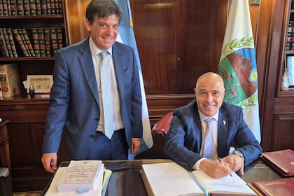 El presidente provisional del Senado, Bartolomé Abdala, publicó esta foto del momento en el que quedó a cargo del Poder Ejecutivo por los viajes de Milei y Villarruel