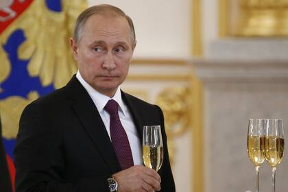 El presidente ruso, Vladimir Putin, asiste a una ceremonia de presentación de credenciales diplomáticas en el Kremlin, en Moscú el 9 de noviembre de 2016