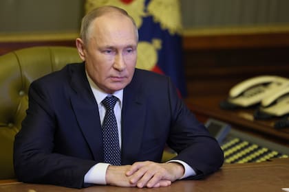 El presidente ruso Vladimir Putin preside una reunión del Consejo de Seguridad a través de una videoconferencia en San Petersburgo el 10 de octubre de 2022.