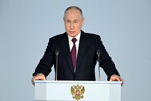 El presidente ruso Vladimir Putin pronuncia su discurso anual sobre el estado de la nación en el centro de conferencias Gostiny Dvor, en el centro de Moscú, el 21 de febrero de 2023