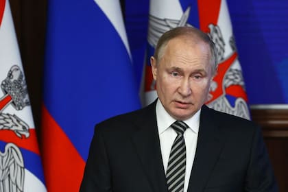 El presidente ruso, Vladimir Putin, se dirige a la audiencia en la reunión anual de la junta del Ministerio de Defensa en Moscú el 21 de diciembre de 2021