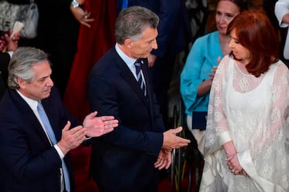 Alberto Fernández y Mauricio Macri podrían ser víctimas de la misma maldición: ambos dejarían un país medido en términos de PBI más chico que el que heredaron.