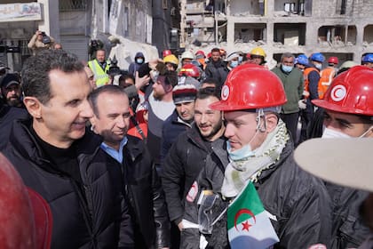 El presidente sirio, Bashar al-Assad, visita la ciudad de Aleppo