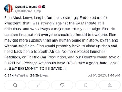 El presidente Trump lanzó una serie de amenazas implícitas en X contra Elon Musk