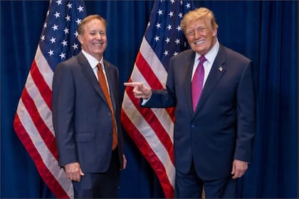 El presidente Trump respaldó públicamente al fiscal general de Texas, Ken Paxton, en su carrera para conseguir un escaño en el Senado de EE.UU.