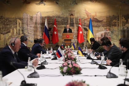 El presidente turco, Recep Tayyip Erdogan, abre las conversaciones entre Ucrania y Rusia en Estambul