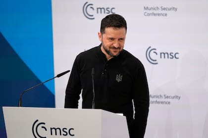El presidente ucraniano, Volodimir Zelensky, durante la Conferencia de Seguridad de Múnich en el hotel Bayerischer Hof, el 15 de febrero de 2025. (AP/Matthias Schrader)
