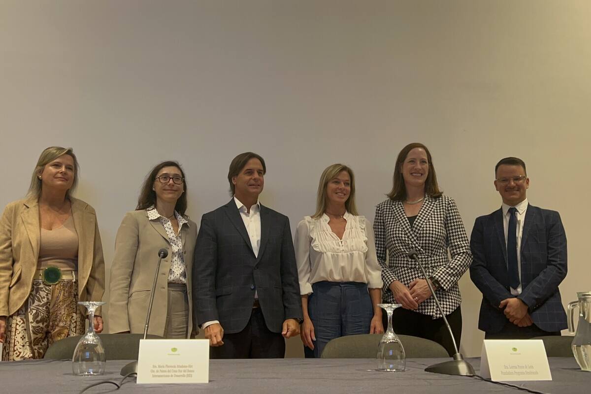 El presidente uruguayo, Luis Lacalle Pou, junto a su mujer, Lorena Ponce de León