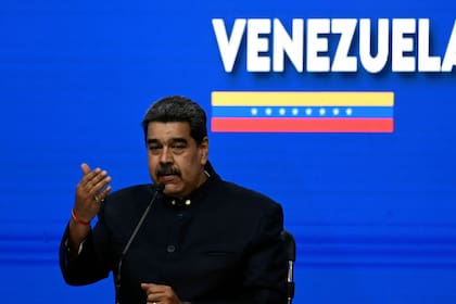 El presidente venezolano, Nicolás Maduro, pronuncia un discurso durante el encuentro binacional Venezuela-Turquía con la participación de empresarios de ambos países en el palacio presidencial de Miraflores, en Caracas, el 24 de enero de 2023.