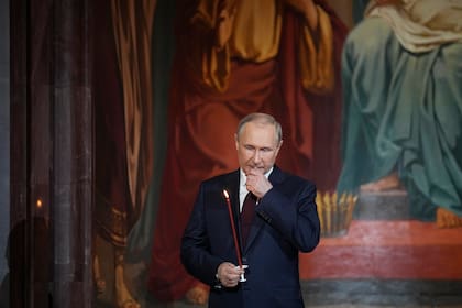 El presidente Vladimir Putin, en la Catedral de Cristo Salvador para la pascua ortodoxa, el 24 de abril pasado. (AP Photo/Alexander Zemlianichenko, Pool)