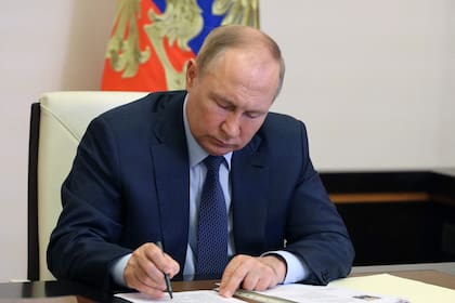 El presidente Vladimir Putin firmó un decreto que revivió una medida de la era soviética