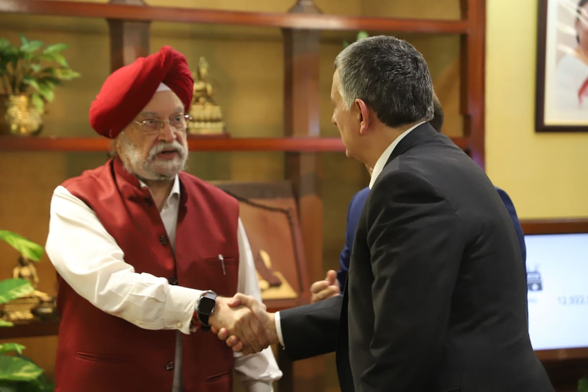 El presidente y CEO de YPF, Horacio Marín, se reunió con Hardeep Singh Puri, ministro de Petróleo y Gas de India