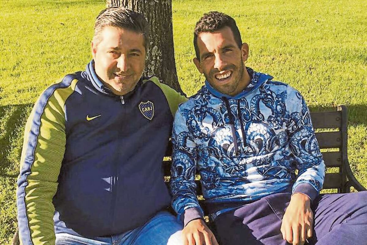 El presidente y el capitán: Angelici había tuiteado "el único grande", pero luego pidió moderación y Tevez exhortó a ser prudentes