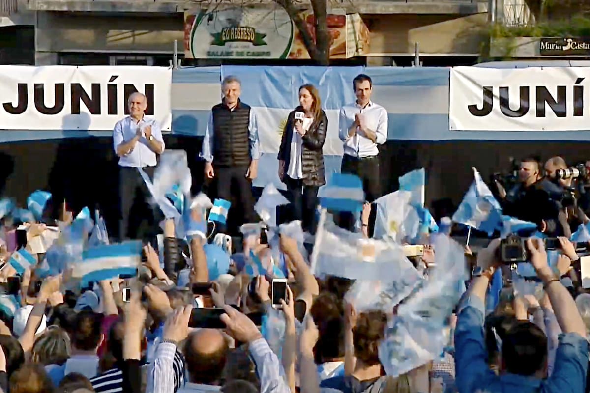 El Presidente y la gobernadora inauguraron una obra vial y encabezaron un acto en el centro de Junín