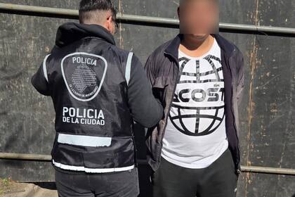 El presunto homicida estuvo prófugo casi dos años hasta que ayer fue detenido cuando quiso ver el partido de Barracas Central