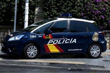 El presunto ladrón, de 14 años, logró huir con la cara deformada por los golpes y un dedo meñique cortado, según informó la policía