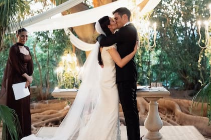 El primer beso de los recién casados
