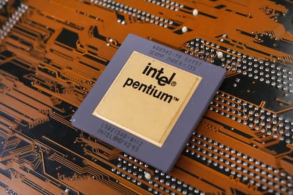 El primer chip Pentium llegó al mercado en 1993, como sucesor del 486