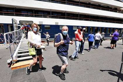 El primer crucero que arriba a Buenos Aires desde el comienzo de la pandemia