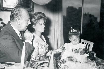 El primer cumpleaños de Guadalupe junto a su padre y su madre Guadalupe Zapata Timberlake