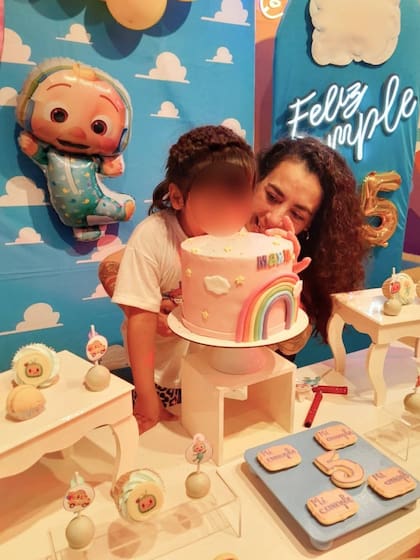 El primer cumpleaños de María en familia