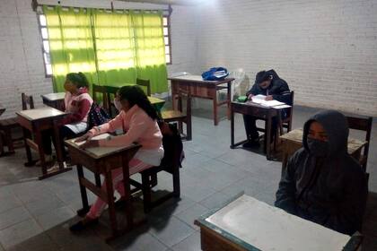 El primer día de clases en la Escuela N° 87 Soldado H. Luna, de Colonia Loma Monte Lindo, en Formosa