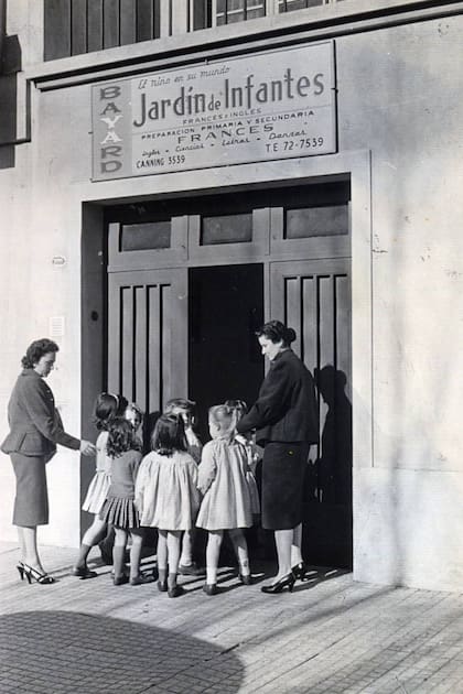 El primer edificio del Instituto Bayard estaba en la calle Canning