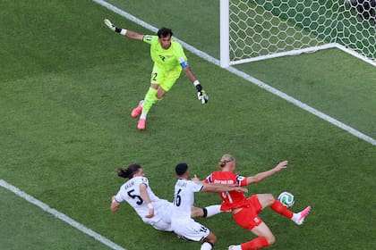 El primer gol de Erling Haaland en un Mundial, ante la marca de dos rivales iraquíes y la impotencia del arquero Jalal Hassan; fue el 1-0 de Noruega