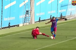 El primer gol de Kun Agüero con Barcelona, en un amistoso con Cornella