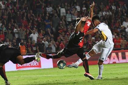 El primer gol, un remate de "Pol" Fernández.