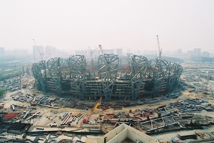 El primer gran estadio con el que asombró China es el Nido de Pájaro, levantado para los Juegos Olímpicos Pekín 2008.