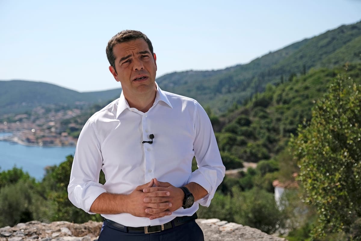 El primer ministro Alexis Tsipras confirmó que el país salió oficialmente del último de los estrictos planes de rescate que regulan su economía desde 2010