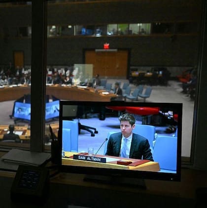 El primer ministro australiano afirmó que mantuvo una conversación "franca" con el director ejecutivo de OpenAI, Sam Altman, sobre la brecha de seguridad.